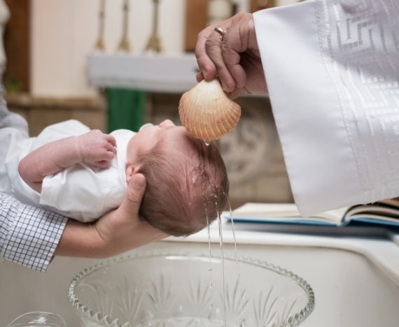 Sfaturi pentru alegerea unui fotograf pentru botez