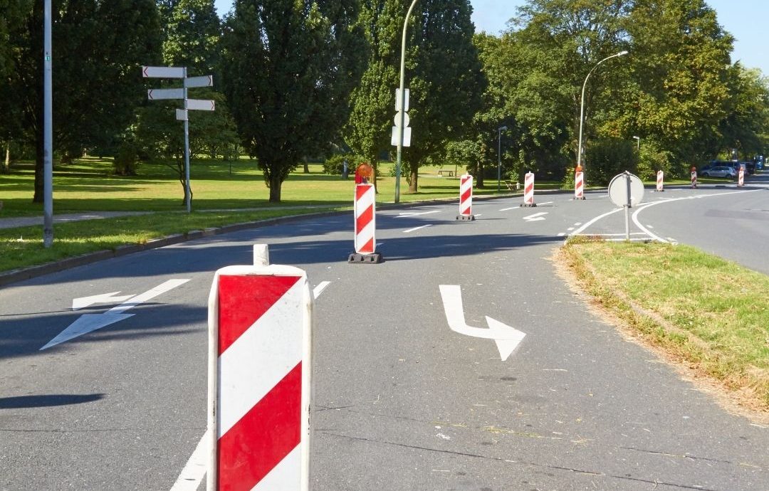 Balize rutiere, solutia perfecta pentru lucrari sigure in trafic. Ce caracteristici au si cate modele exista