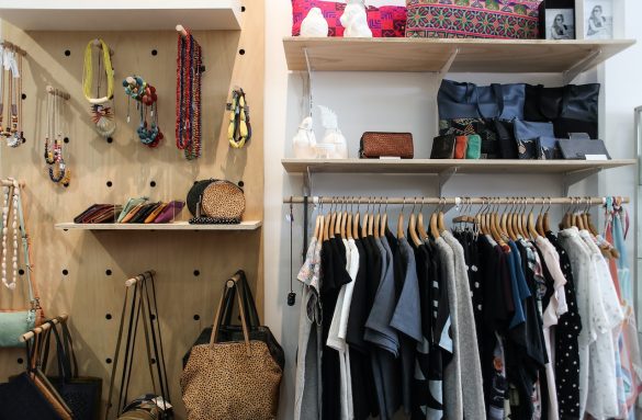 Cum să-ți creezi o garderobă minimalistă și versatilă pentru vară?