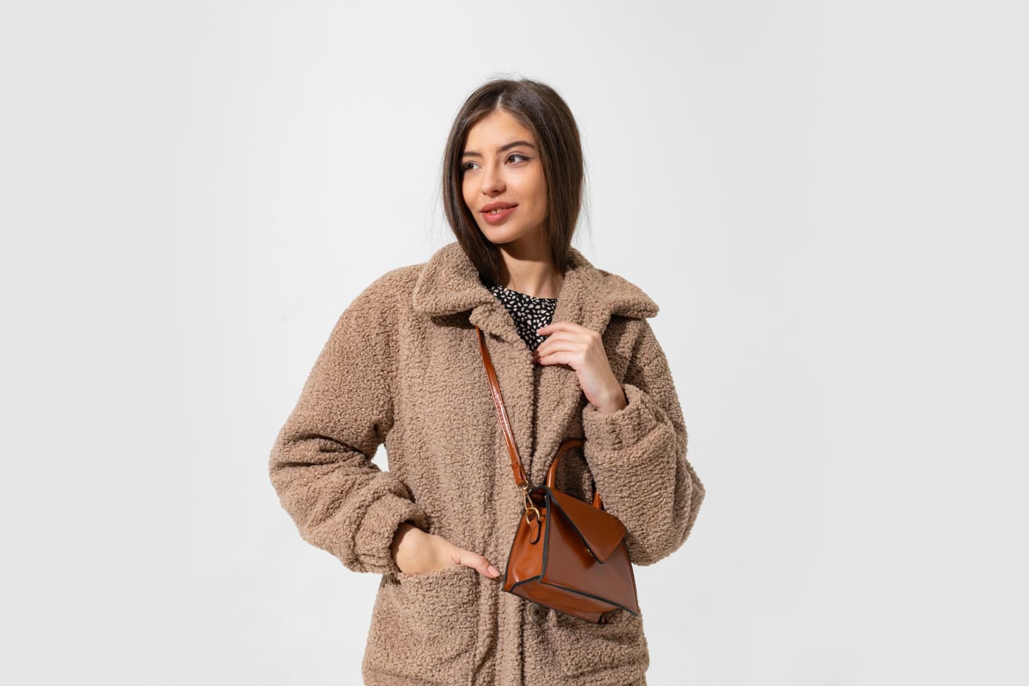 Ghetele de iarnă și paleta de culori neutră: o eleganță simplă