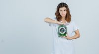 Cum pot integra branding-ul pe un tricou personalizat?