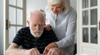 Este căminul de bătrâni o soluție bună pentru bolnavii de Alzheimer?