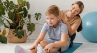 Cum poate kinetoterapia să țină departe accidentările copiilor care fac sport de performanță