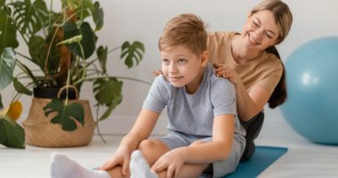 Cum poate kinetoterapia să țină departe accidentările copiilor care fac sport de performanță